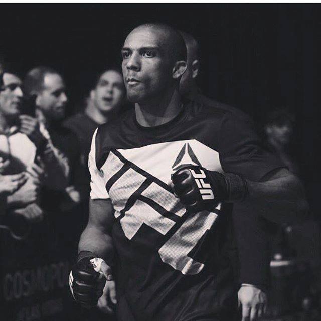 Барбоса крещи след UFC: Върнах се! Бъдете готови!