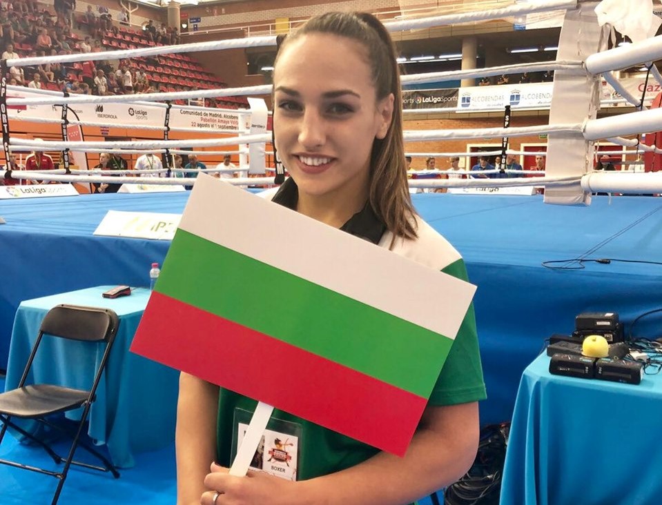 Резултат с изображение за „Мелис Йонузова“