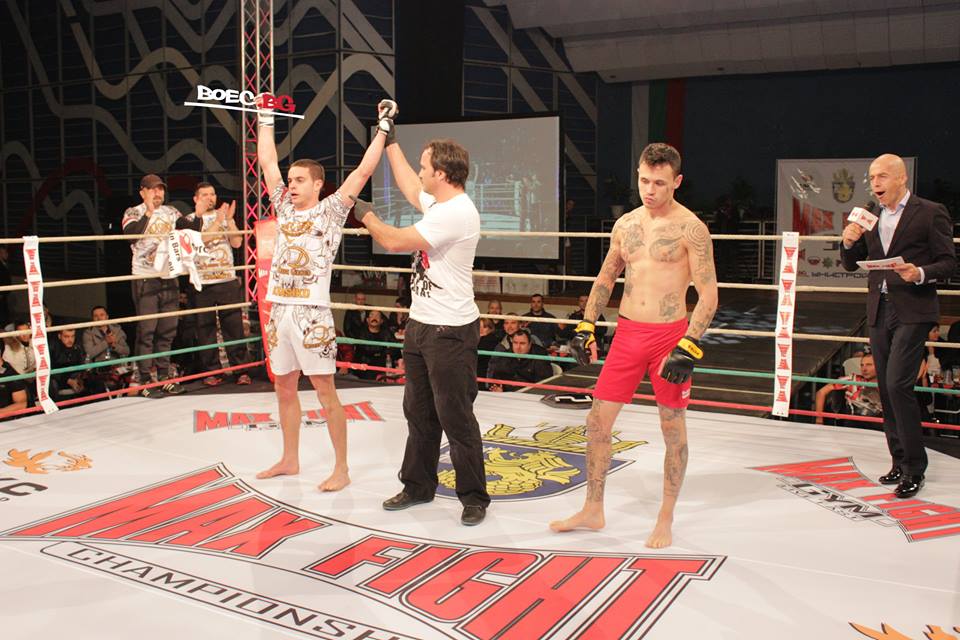 Йоан Стоянов с категорична победа на Max Fight 37