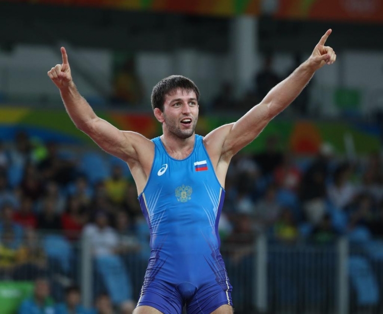 Двама олимпийски шампиони в тима на Русия за „Дан Колов“