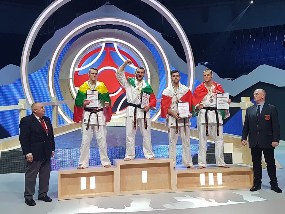 Александър Команов удиви света, отново е световен шампион!