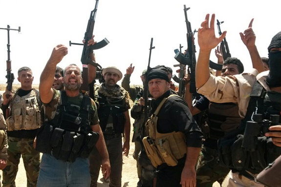Амир Хан е в опасност! Ислямска държава го заплаши с убийство заради коледно дърво
