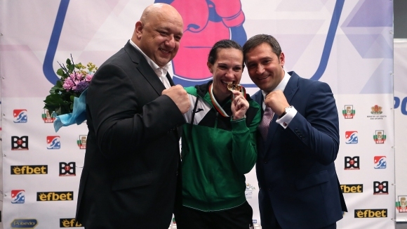 България спечели три златни медала на Европейското по бокс