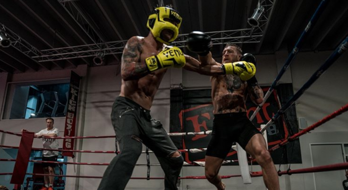 Конър Макгрегър тренира с кубински боксьори в Маями