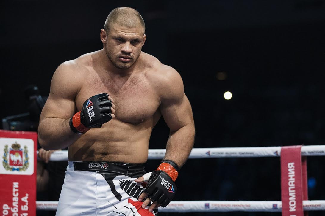 Уралския Хълк срещу корав американец на UFC Санкт Петербург