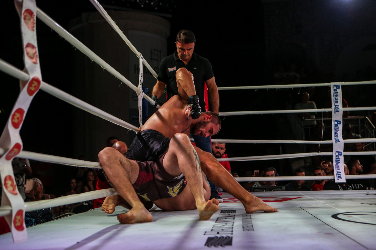 Калоян Колев остава непобеден, записа 10-ти успех на ММА ринга
