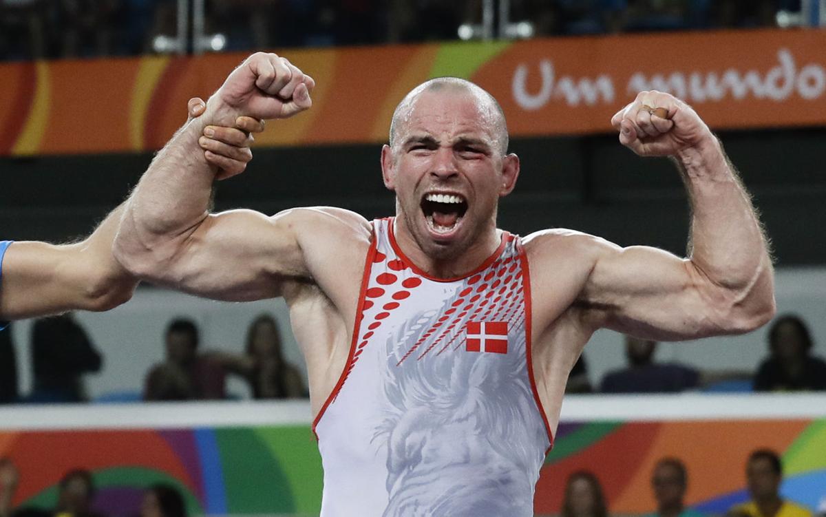 Олимпийският медалист в борбата Марк Мадсен подписа с UFC