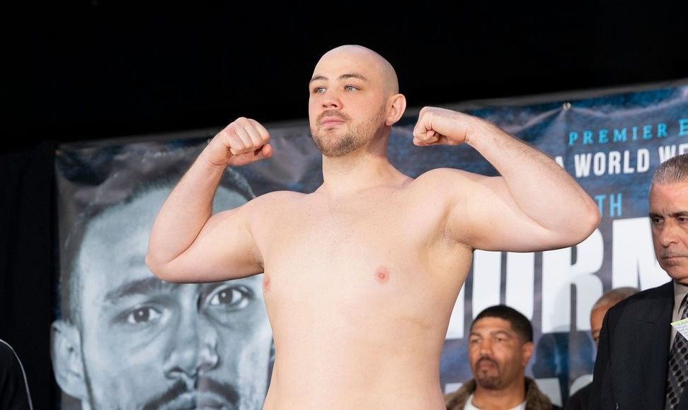 Адам Ковнацки се завръща на ринга през март