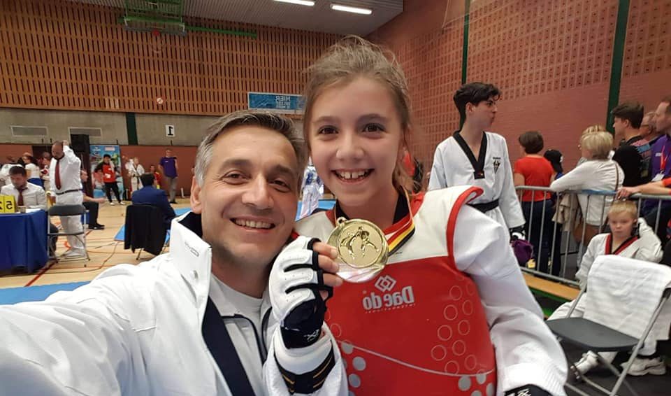 Никол Христова спечели 4 медала на силен турнир по таекуондо в Германия