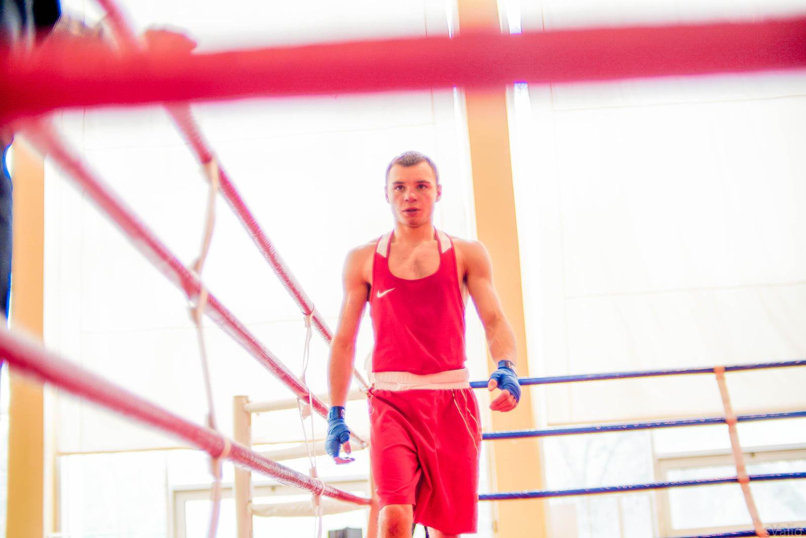 Победа дели Ясен Радев от медал на Европейското по бокс в Розето