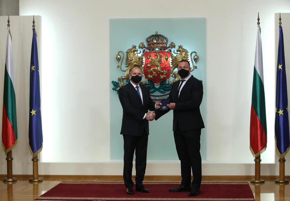 Кубрат Пулев и Тайбе Юсеин получиха почетен знак на президента