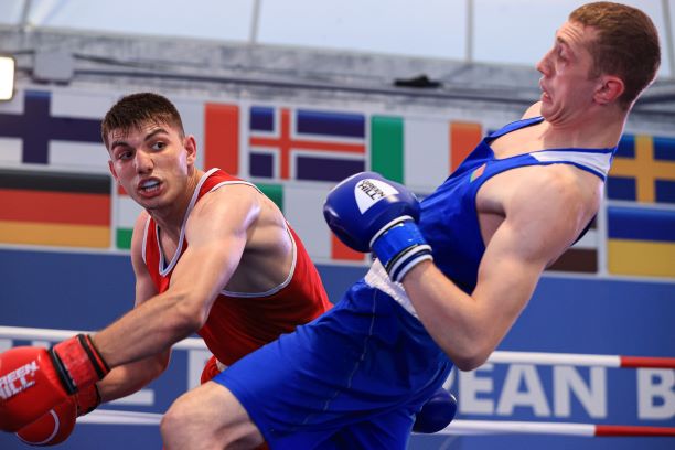 Трима българи ще боксират на ринга в Румъния