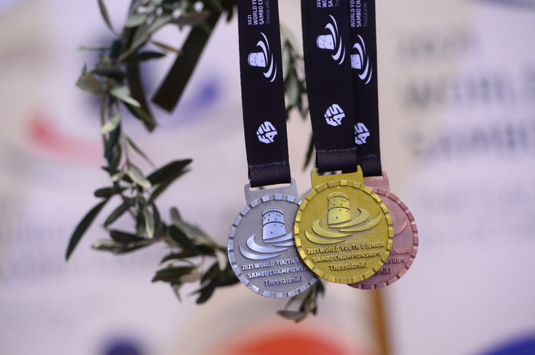 Три медала за България от Световното първенство по самбо за юноши и девойки