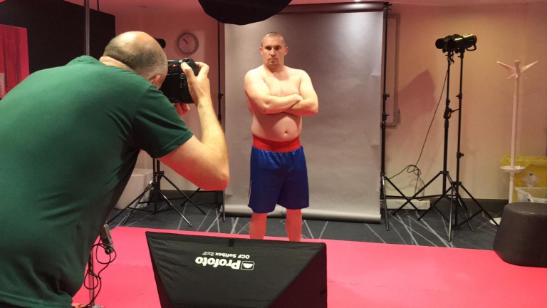 Младен Манев ще боксира с 2-метров ръгбист