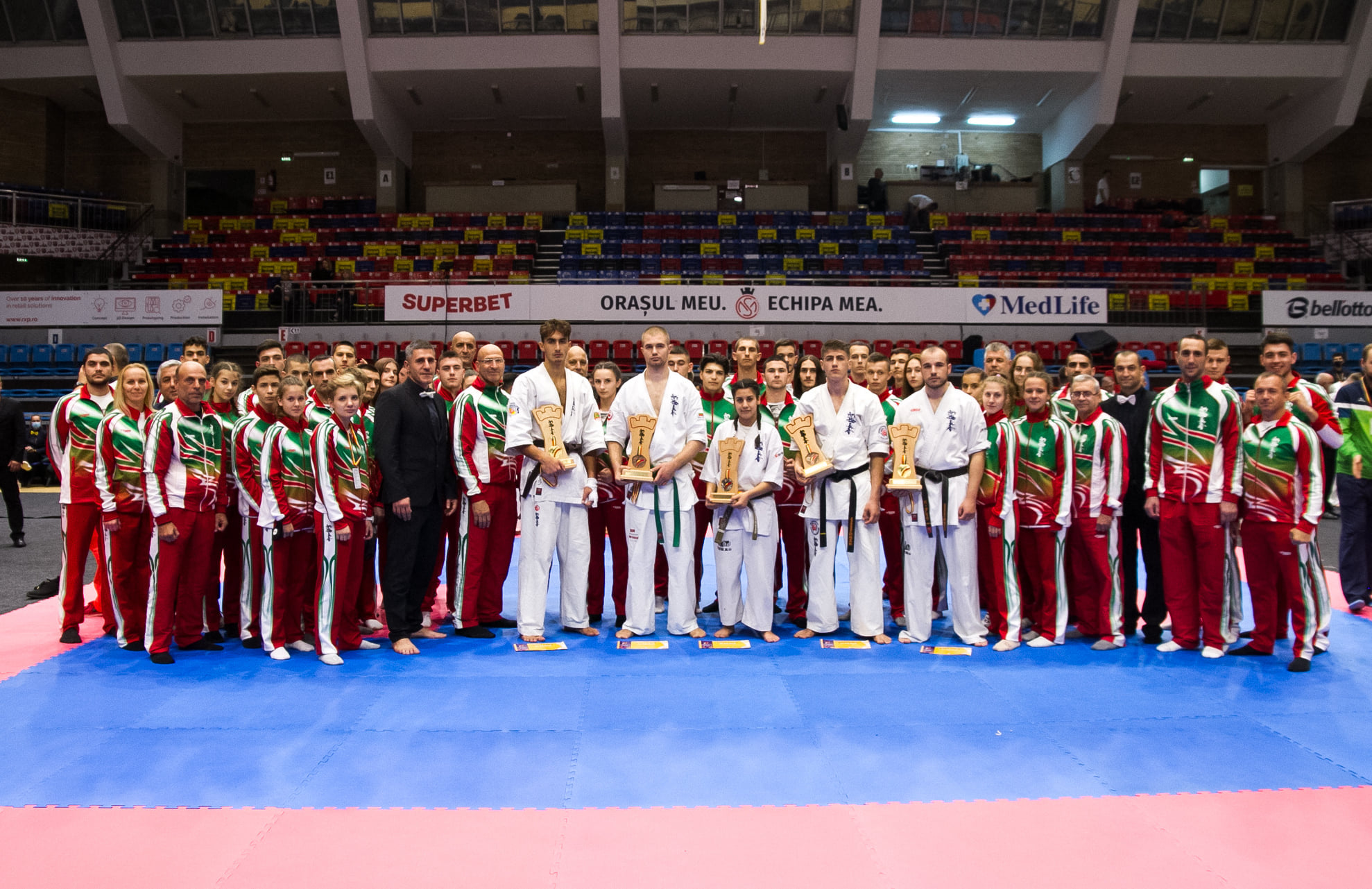 България спечели 11 медала на Европейското първенство за младежи по карате