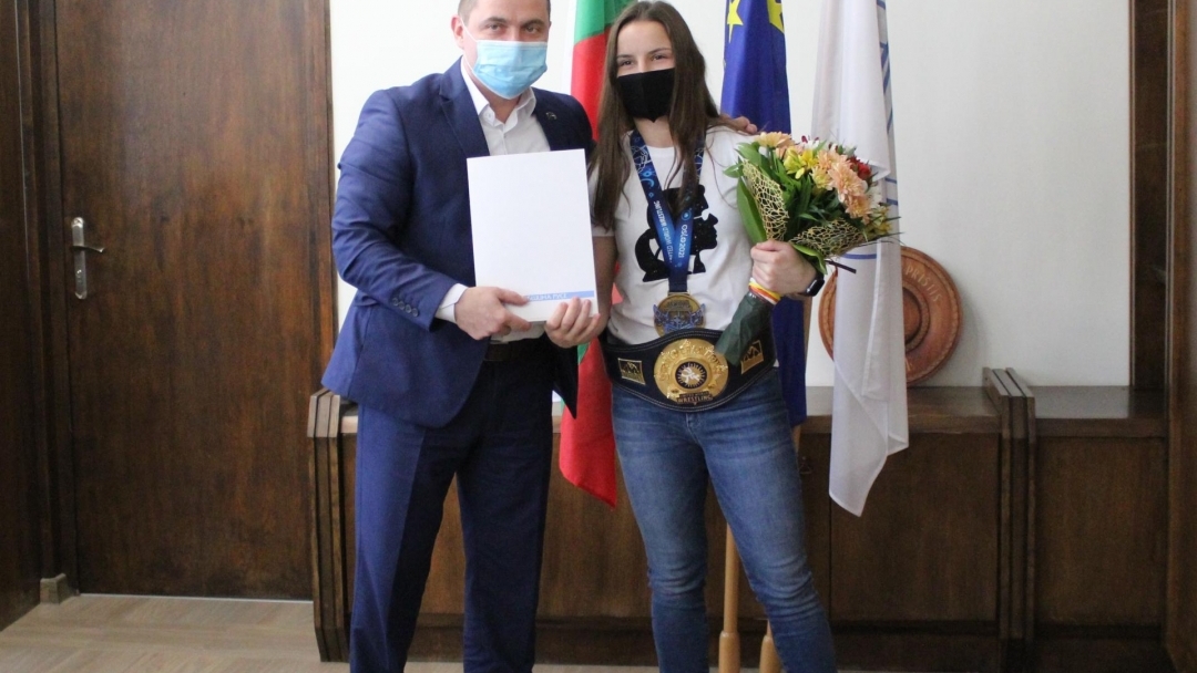 Дудова и Вангелов получиха награди от Община Русе