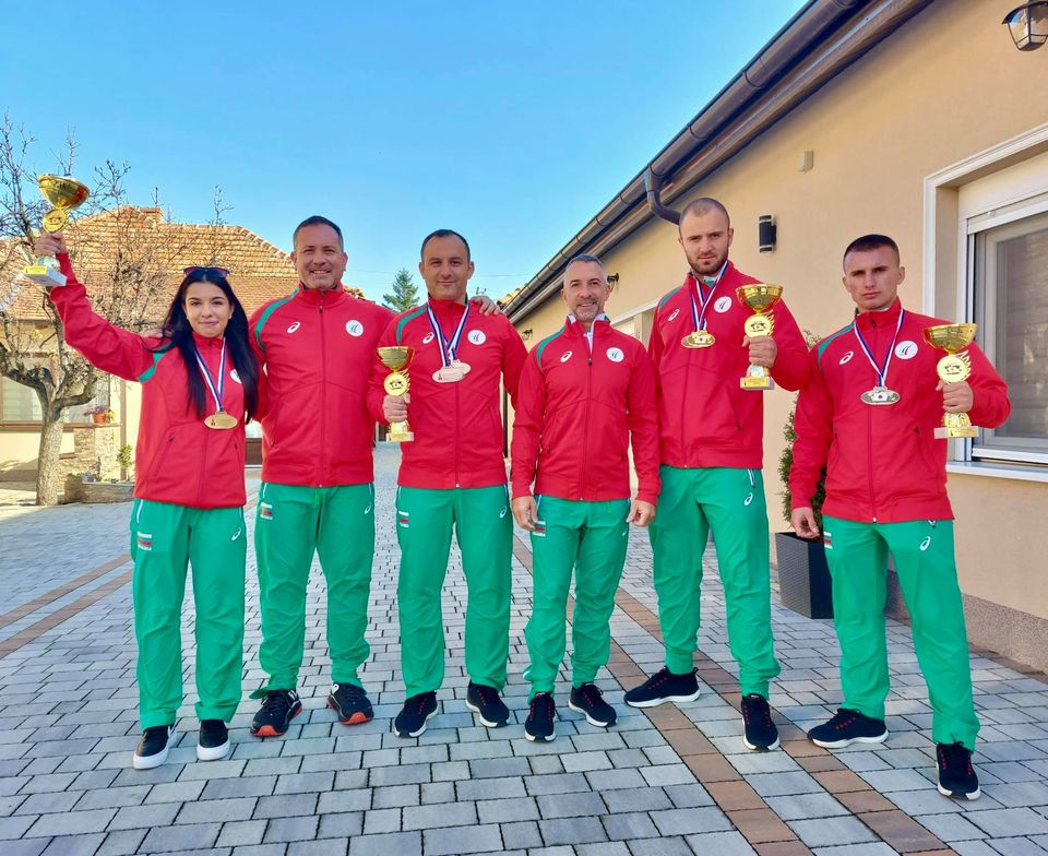 Куп медали за България от Световното по шотокан в Сърбия