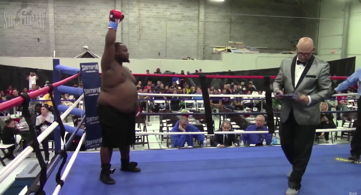 160-килограмов боксьор с две загуби за 77 секунди (ВИДЕО)