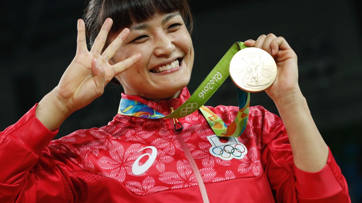 Четирикратна олимпийска шампионка се завръща в борбата
