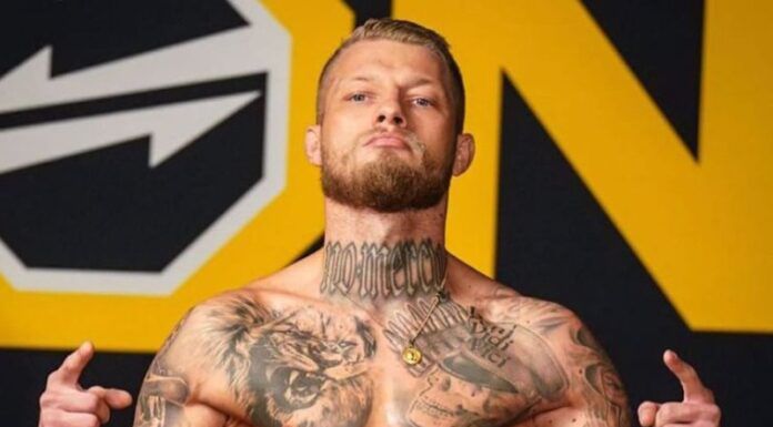 Нацистки татуировки отложиха дебюта на ММА боец при професионалистите