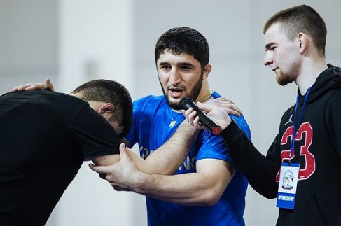 Школата на Садулаев и създаването на нови шампиони в борбата (ВИДЕО)