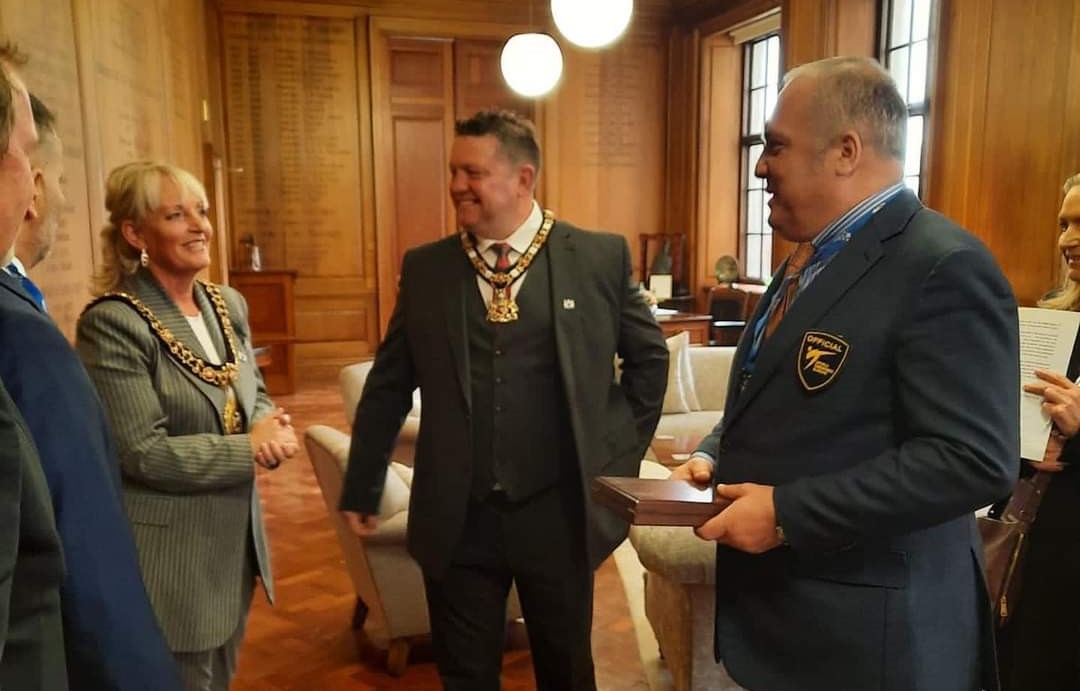 Слави Бинев обмени съвети с лорд кмета на Манчестър