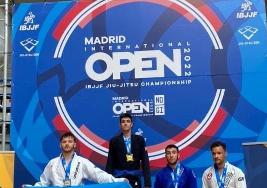 Златен медал за българин на международен турнир по BJJ в Мадрид