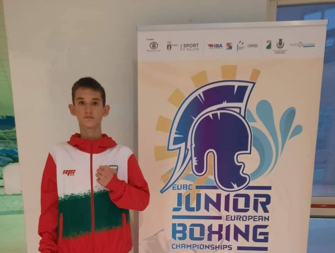 Петима българи атакуват медалите на Европейското по бокс днес