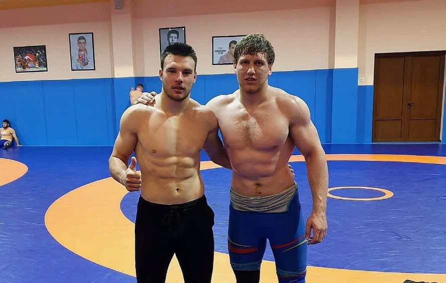 Кирил Милов атакува световната титла срещу идола си (СНИМКА+ВИДЕО)