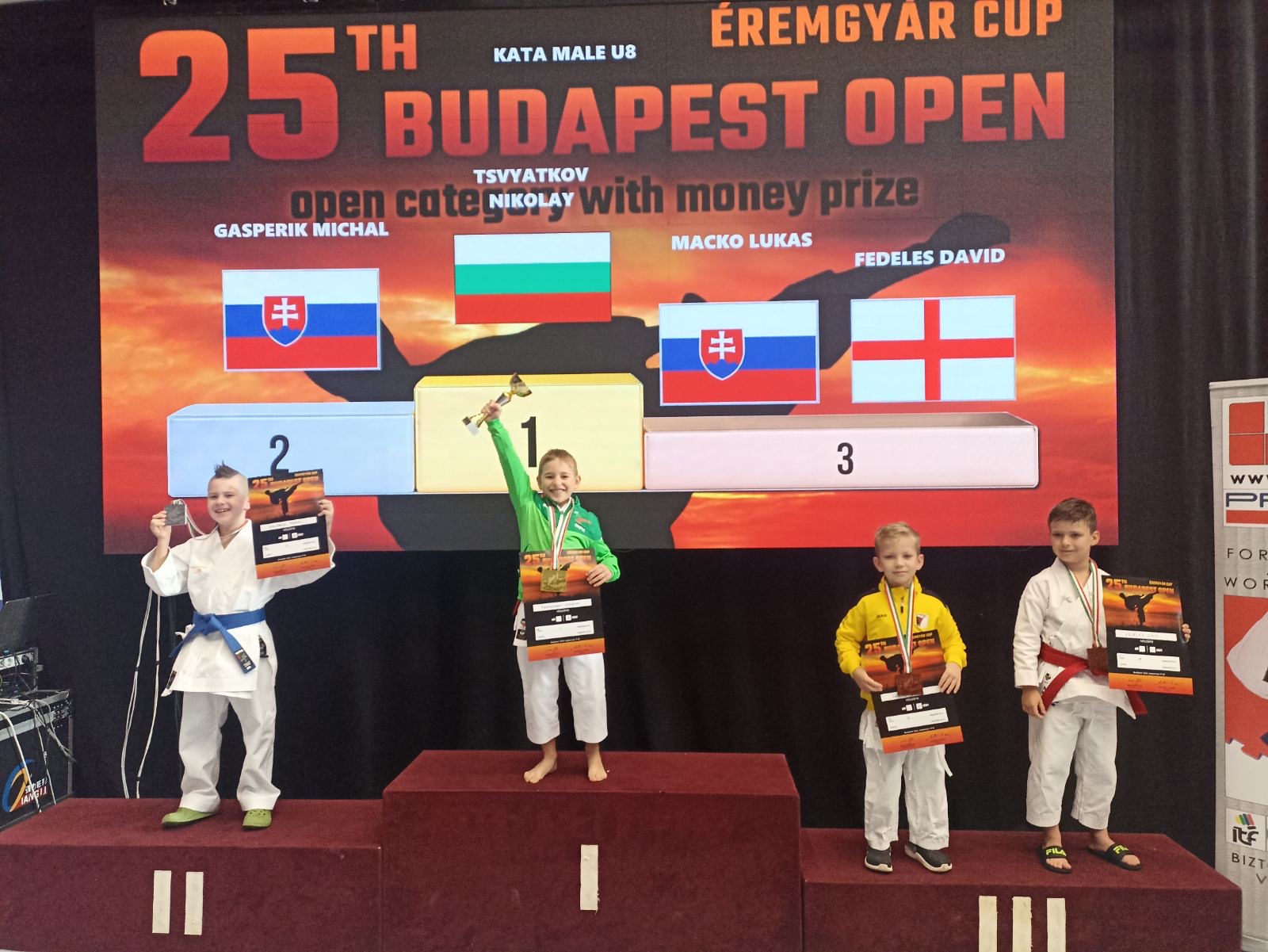 Наш талант ликува с две титли от силен карате турнир в Унгария