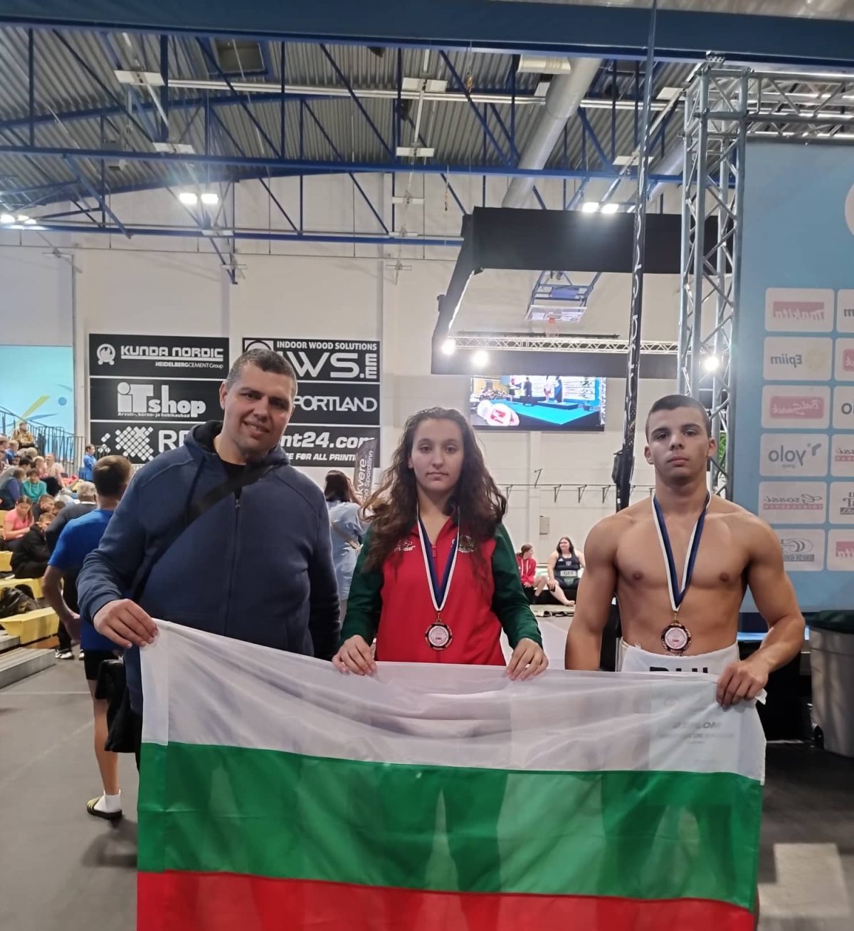 Кристияна Крумова и Симеон Пенев с бронз от Европейското по сумо