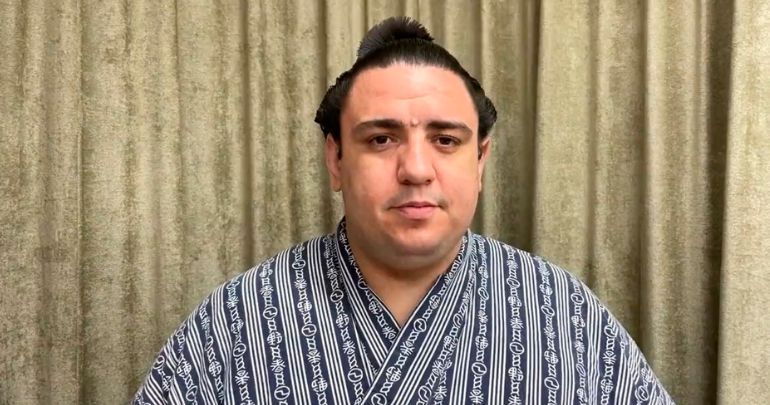 Аоияма постигна шеста победа на турнира по сумо във Фукуока