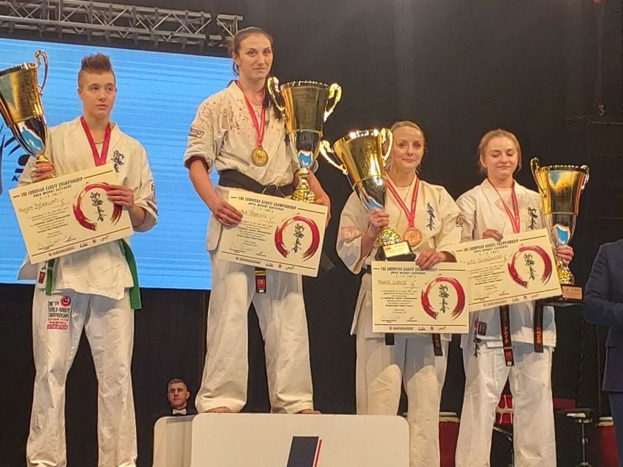Иванка Попова е Европейска шампионка по Шинкиокушин