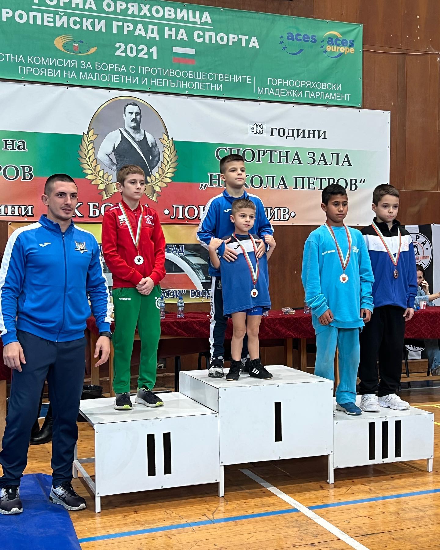 Синовете на Радослав Великов със златни медали на турнира по борба „Никола Петров“