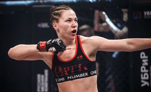 Руска дебютантка в UFC се притеснява от съдийството