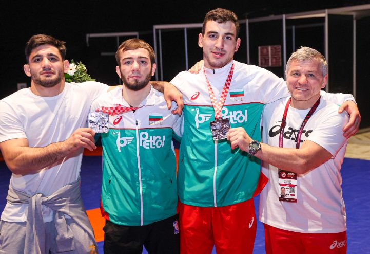 България е на пето място по медали преди финалите на Назарян и Милов