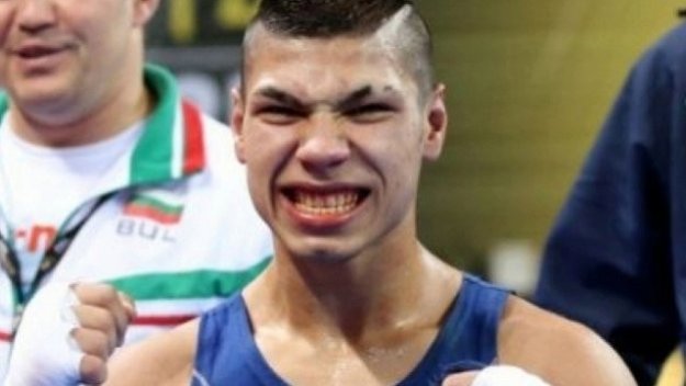 Даниел Асенов тресна унгарец на Световното по бокс