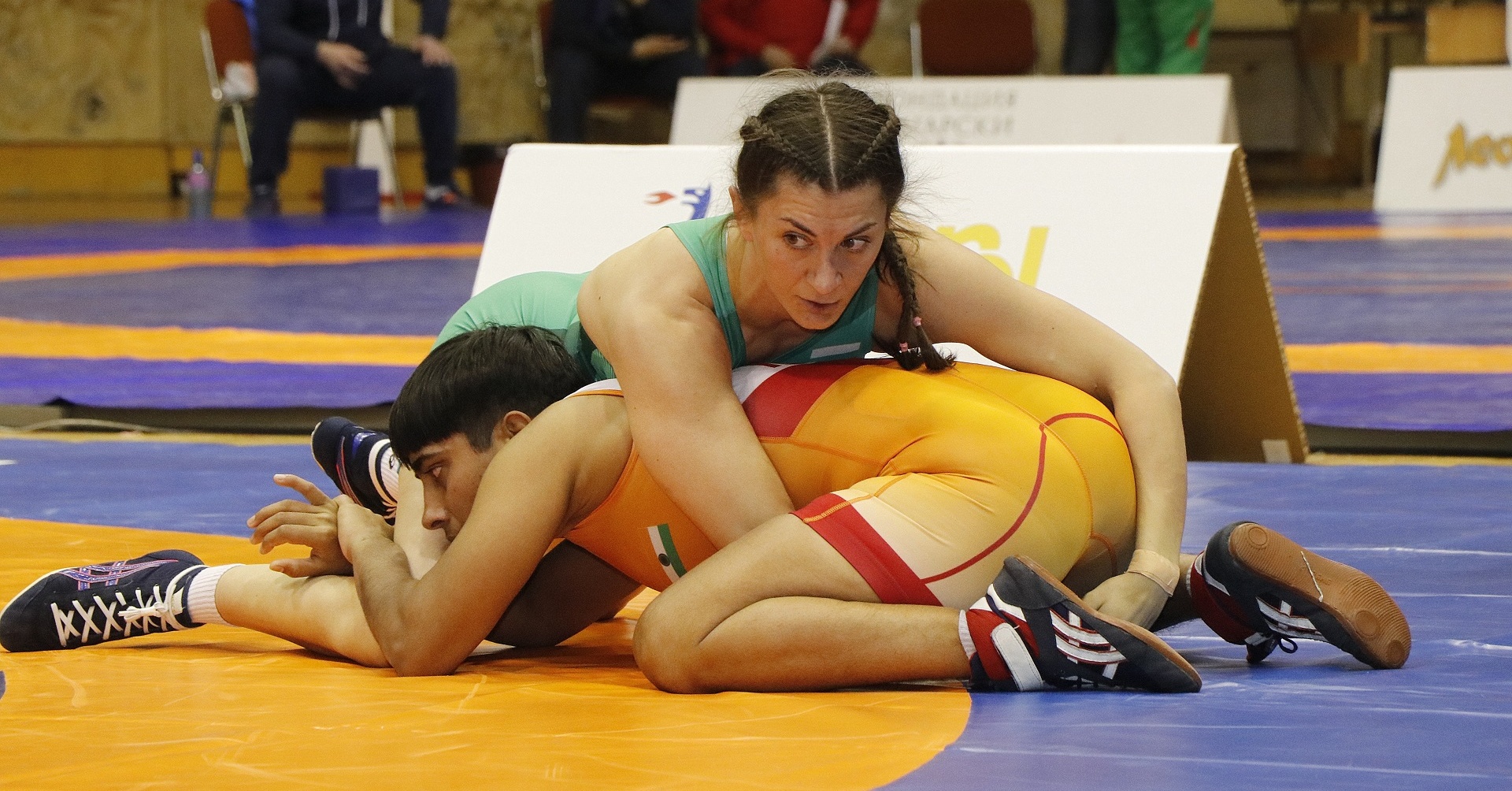 Евелина Николова и Мими Христова стартират участието си на Световното първенство по борба днес