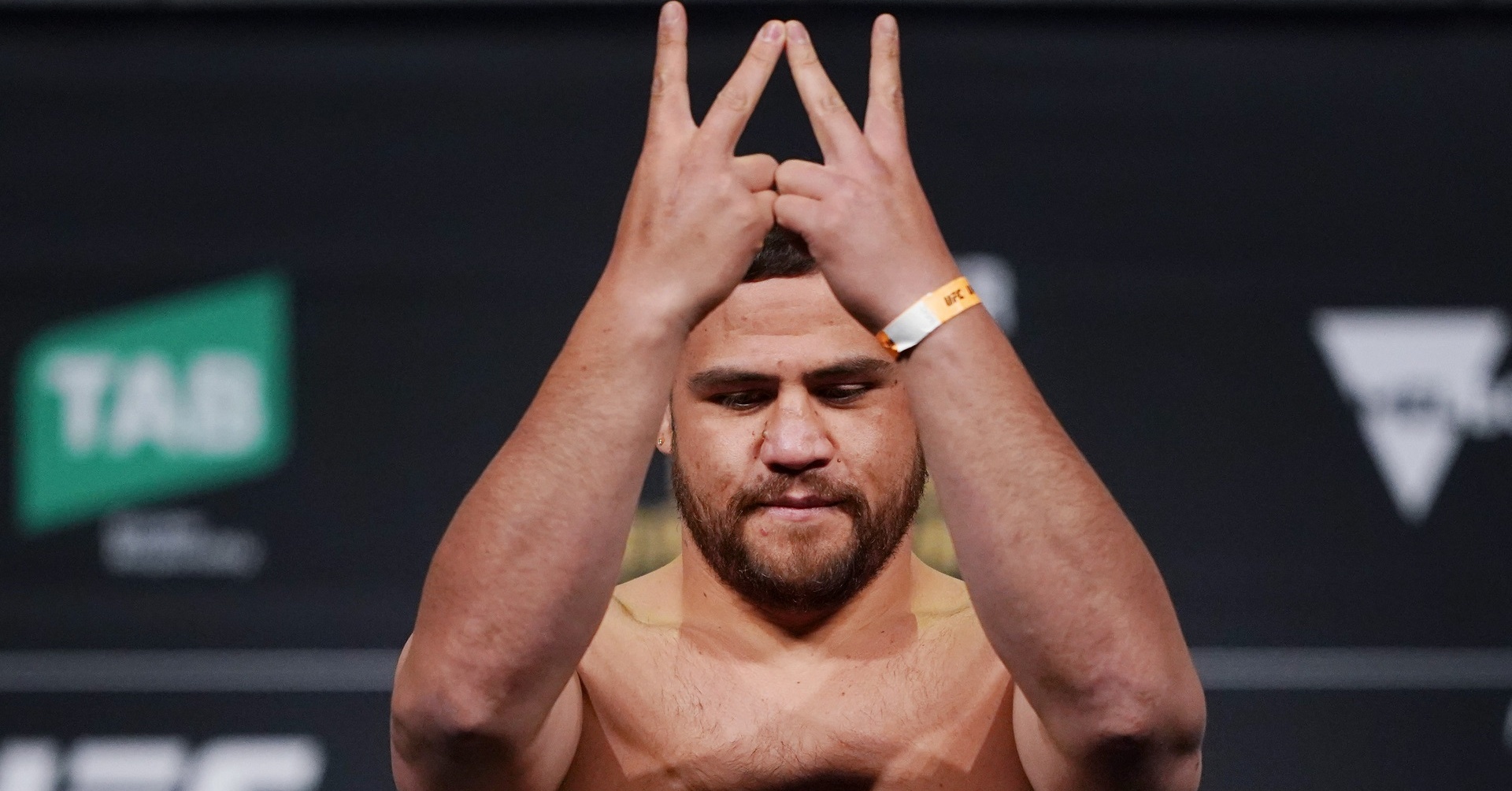 Мениджърската фирма, подкрепяща Израел Адесаня, подписа с UFC звездата Тай Туиваса