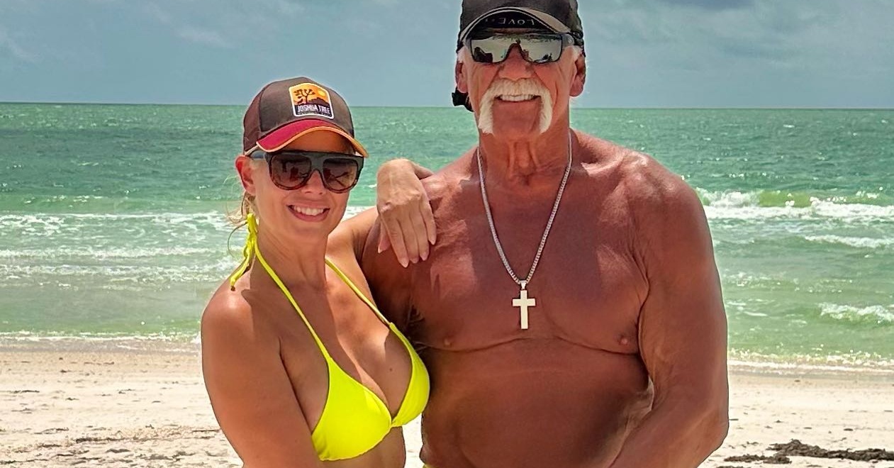 69-годишният Хълк Хоган се показа от плажа с младото си гадже