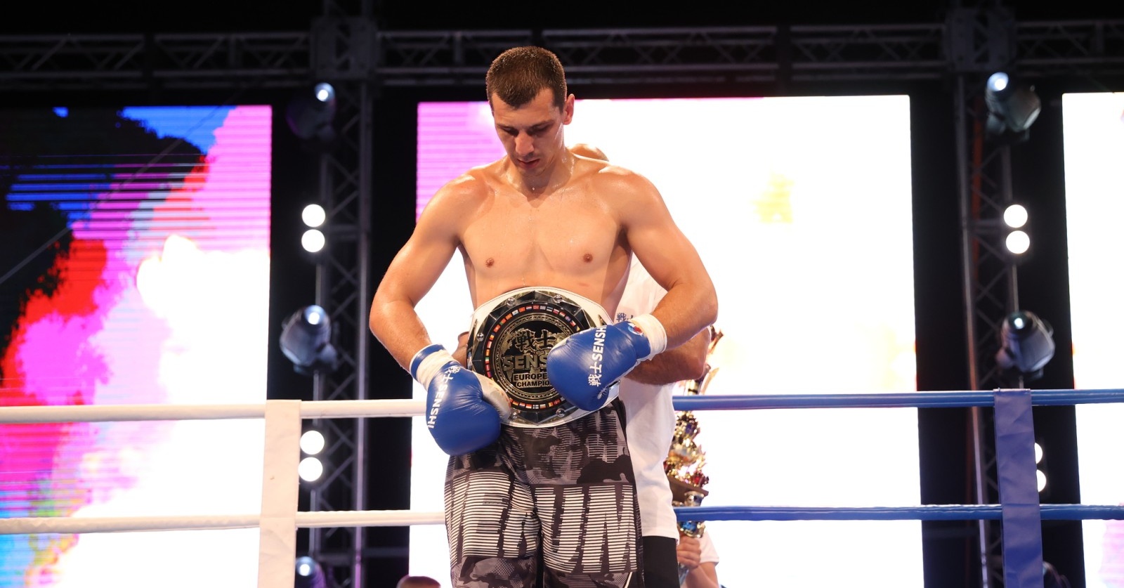 Европейката титла до 85 кг. отива на кръста на Александър Петров