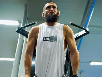 Хамзат Чимаев подписа нов договор с UFC