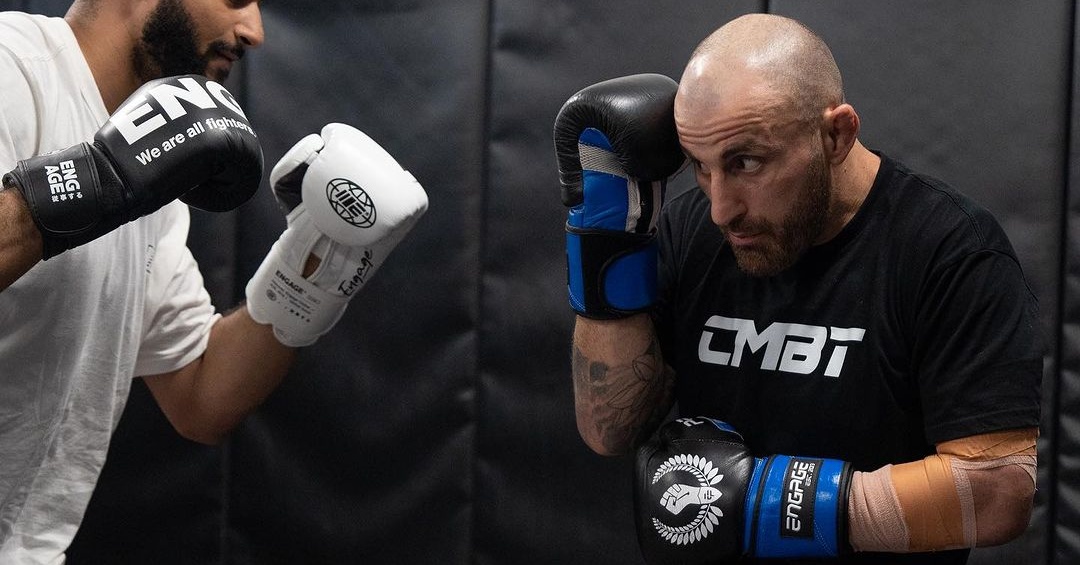 Александър Волкановски: Ако Камару Усман е във форма, защитата му от тейкдаун ще създаде трудности за Чимаев на UFC 294