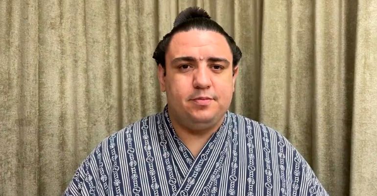 Аоияма прекъсна серия от три поредни загуби на турнира по сумо във Фукуока