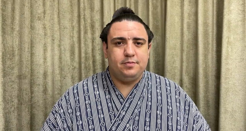Даниел Иванов-Аоияма стартира с победа участието си на турнира по сумо във Фукуока