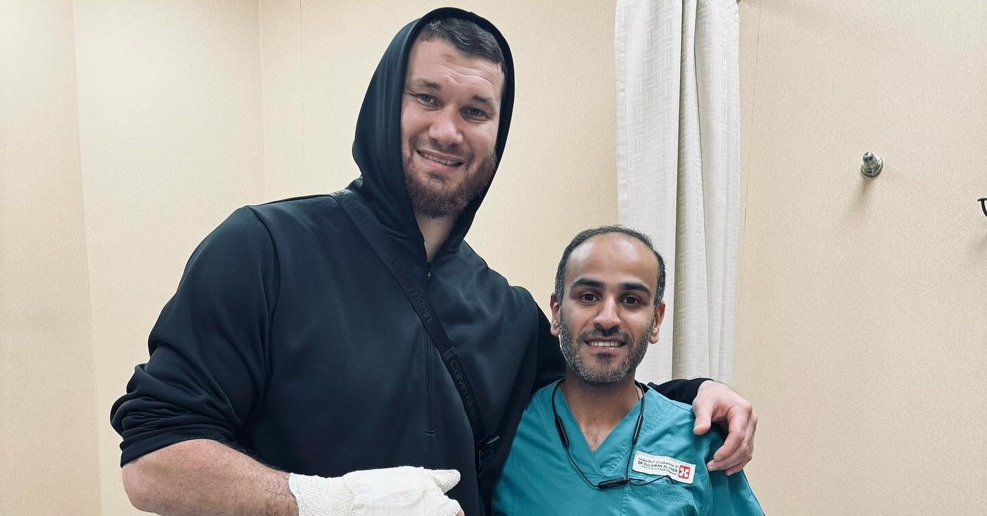 Махмудов показа кадри от операцията на дясната си ръка (СНИМКИ+ВИДЕО)