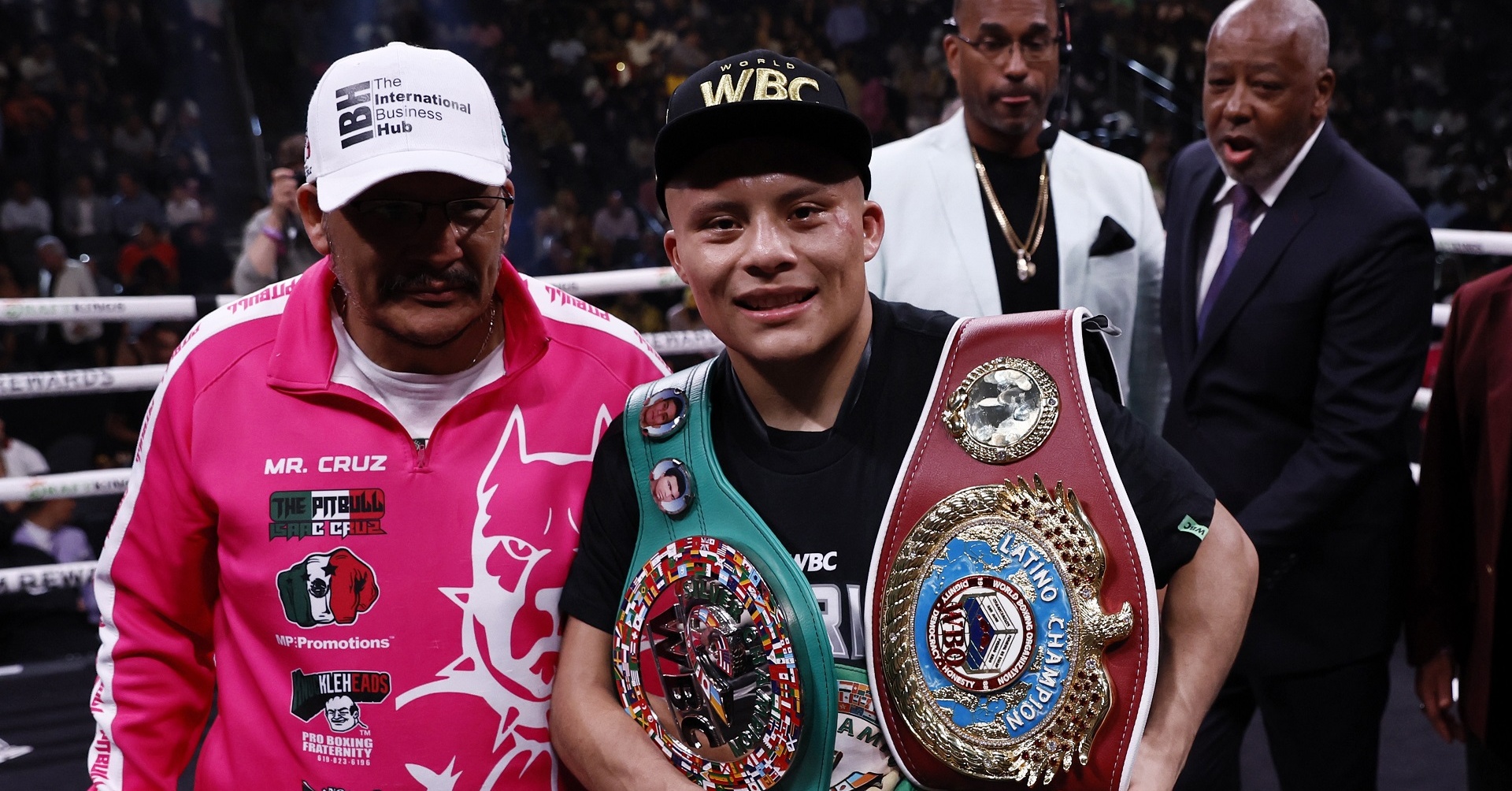 „Питбула“ е новият световен шампион в суперлека категория на WBA