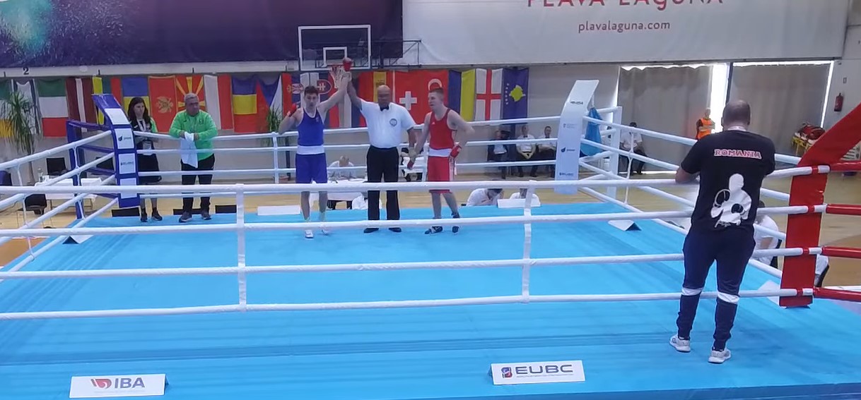 Викторио Илиев на четвъртфинал на Европейското по бокс