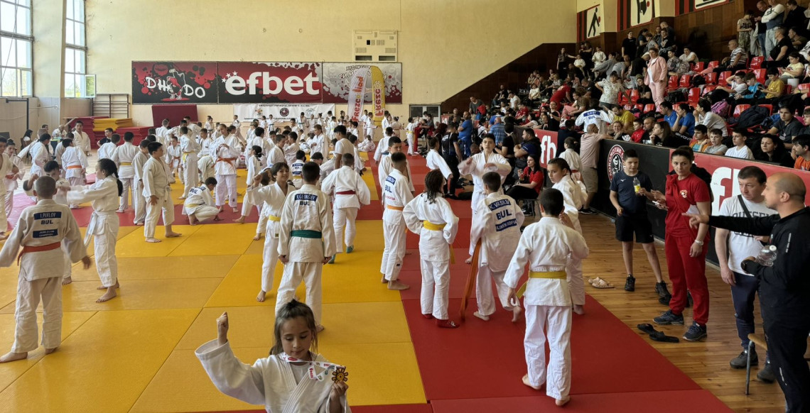 Близо 400 деца спориха за медали на „Фрезколиада“