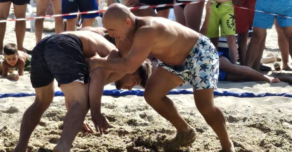 Радослав Великов стана първият шампион на България по плажна борба